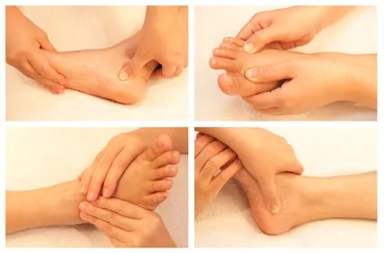 Gestes doux de réflexologie sur un pied
